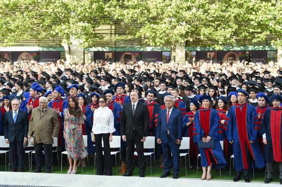 Heydər Əliyev diplom aldı - prezident ailəsinin məzun günündən FOTOLARI