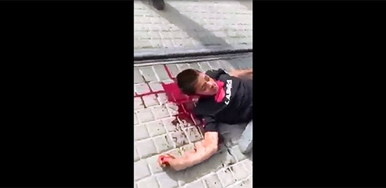 İsrail polisi 15 yaşlı oğlanı güllələyib, qanlı bədənini yerdə təpiklədi - VİDEO