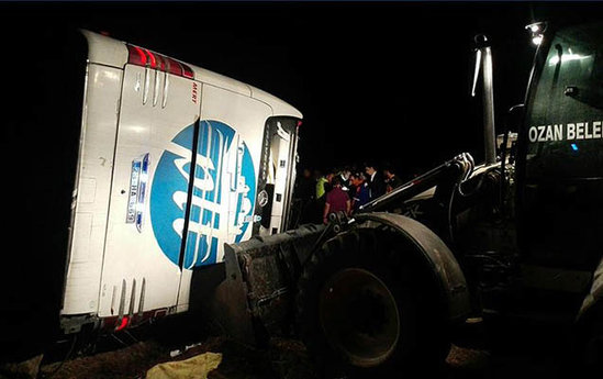 Avtobus yük maşını ilə toqquşub - 19 ölü, 35 yaralı