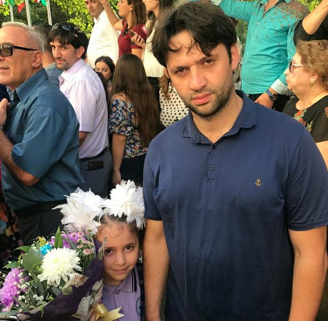 Xuramanın qızı birinci sinfə getdi – FOTOLAR