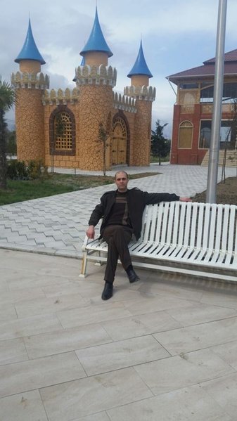 Azərbaycanda avtoritetlərə görə tutulan rəis müavininin FOTOLARI YAYILDI