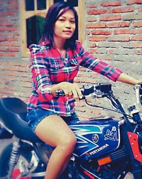 DƏHŞƏT: qadınlara ayaqyolu yalatdırıb, sonra da... - FOTO