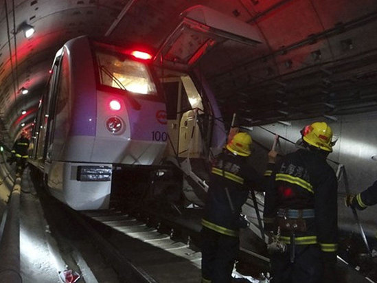 Metroda qatarlar toqquşdu: 23 yaralı - Sinqapurda
