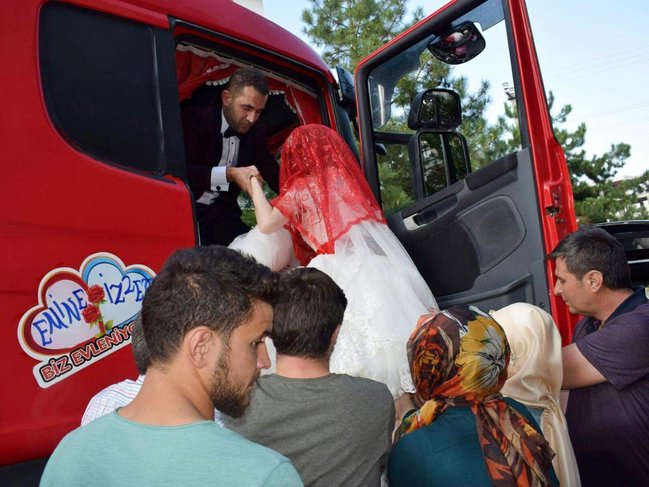 Bu toy hamının MARAĞINA SƏBƏB OLDU- FOTO