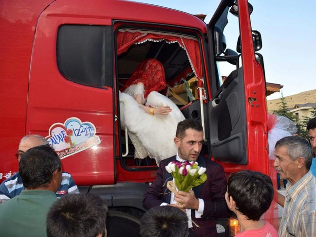 Bu toy hamının MARAĞINA SƏBƏB OLDU- FOTO