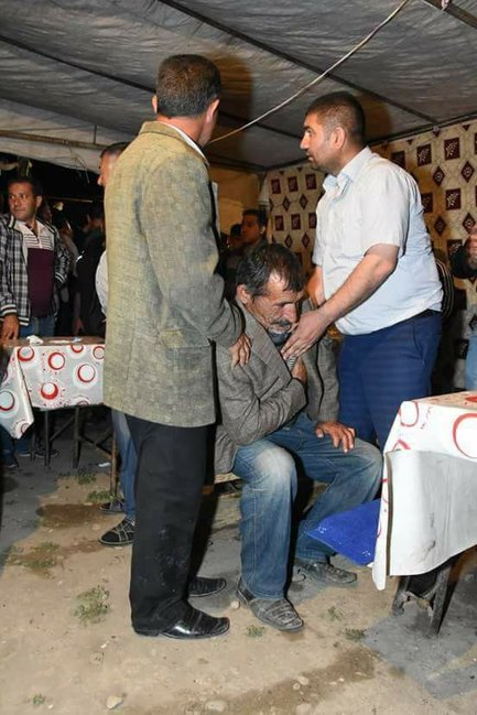 4 bacının tək qardaşı olan şəhidimizin atasının yasdan FOTOSU