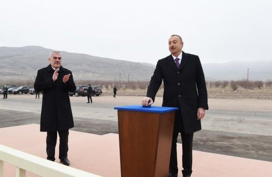 Prezident ordunun yeni hərbi texnikasına baxdı - YENİLƏNİB II - FOTOLAR