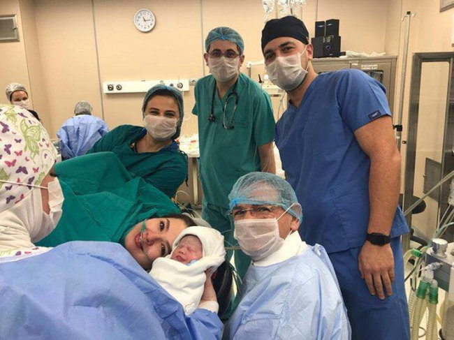 Bu da Mədət Quliyevin yeni doğulan qızı Umayra - YENİ FOTO