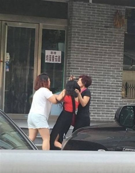 Xəyanətə uğrayan qadın intiqamını GÖRÜN NECƏ ALDI - FOTOLAR