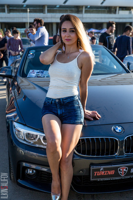 "BMW" festivalında model qızlar ŞOU göstərdilər - NƏFƏSKƏSƏN FOTOLAR