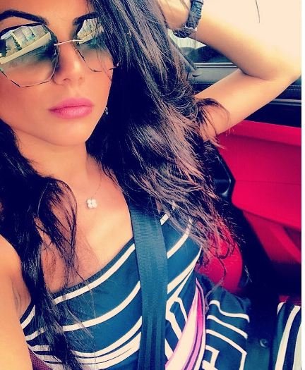 45 yaşlı kişi ilə sevgili olan Aysel Əlizadənin FOTOLARI YAYILDI