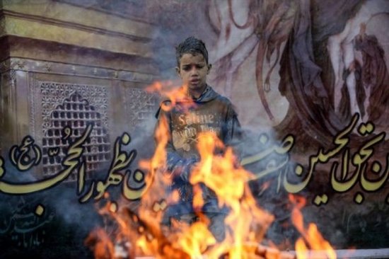 Qeyri-adi Aşura mərasimi: palçıqlı suya girir, palçıq sürtürlər - FOTOLAR