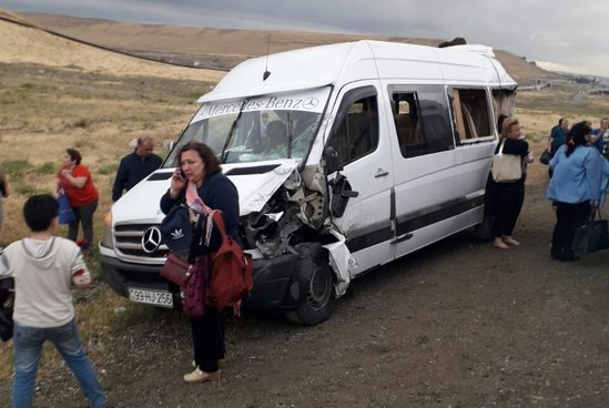 Nabrandan Bakıya gələn 3 avtobus qəzaya uğradı — Yaralılar var + FOTOLAR