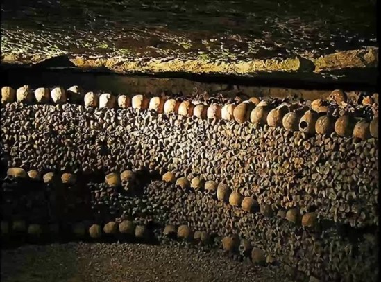 ŞOK! Ölüləri qəbirdən çıxarıb... - QANDONDURAN FOTOLAR