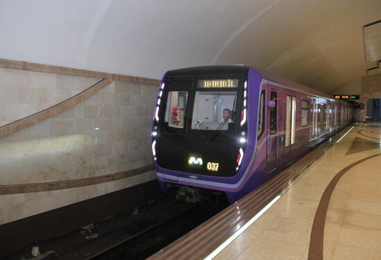 Bakı metrosunda daha iki qatar xəttə buraxıldı - FOTOLAR