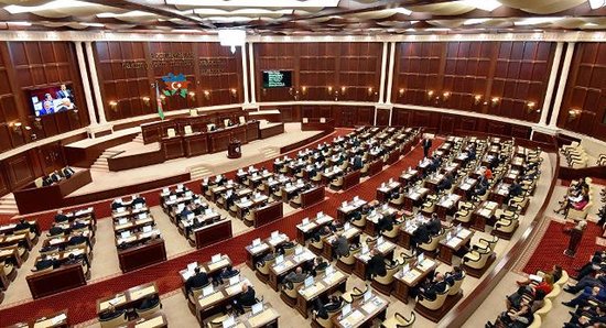 Milli Məclisin plenar iclası başladı