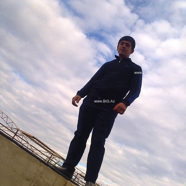 Üstündən qatar keçən 19 yaşlı Malikin bu FOTOSU ÜRƏKLƏRİ PARÇALADI