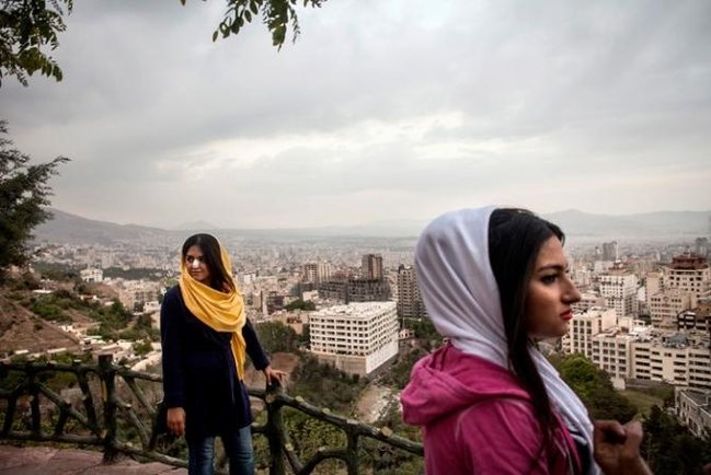 İran qadınlarının eyş-işrətli həyatı FOTOLARDA