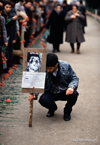 Reza Deqati: "Yaxınımı axtarmaq adı ilə morqa girib şəhidlərin şəklini çəkdim" - MÜSAHİBƏ + FOTO
