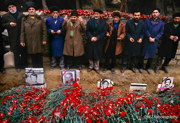 Reza Deqati: "Yaxınımı axtarmaq adı ilə morqa girib şəhidlərin şəklini çəkdim" - MÜSAHİBƏ + FOTO