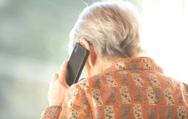 Su idarəsinin "əməkdaşı" yaşlı qadını aldatdı, pulunu aldı, telefonunu oğurladı