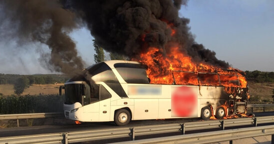 Konqoda faciə-24 nəfər avtobusda diri-diri yandı