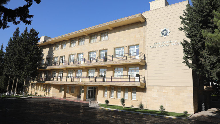 Anar Bayramov TSEK sədrlərini işdən çıxarıb, səbəbi açıqlanmır - Həkimlər də istefa verib