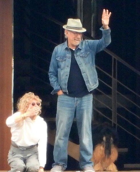 Obamanın arvadı bu məşhurla yaxtada: Gizli çəkilən FOTOLAR