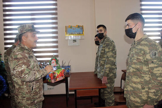 Quru Qoşunların Komandanı hərbi hissələri ziyarət edib - FOTO