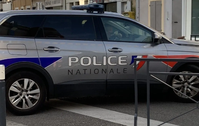 Fransada sürücü maşını izdihamın üstünə sürüb: Ölən və ağır vəziyyətdə olanlar var