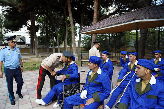 Zakir Həsənov yaralılarla görüşdü -- FOTO/VİDEO