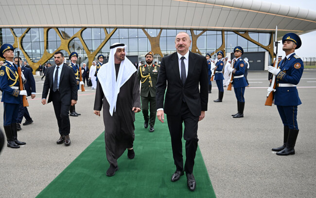 İlham Əliyev Al Nəhyanı yola saldı - Fotolar