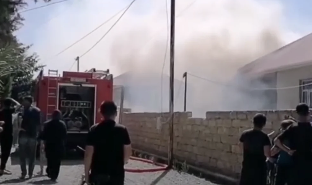 Bakıda fərdi yaşayış evi yandı