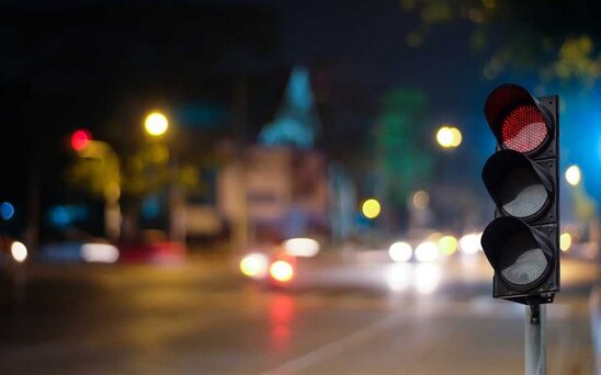 Bakıda avtomobil piyadanı vuraraq ağır xəsarət yetirib HADİSƏ