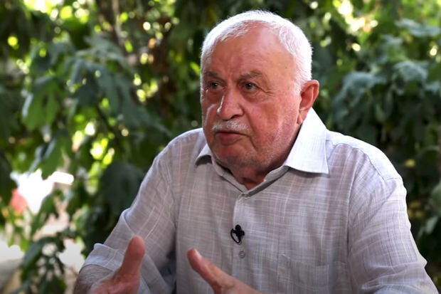 Mərdəkanlı ağsaqqal açıq-saçıq geyimdə gəzən gənclərdən danışdı - VİDEO