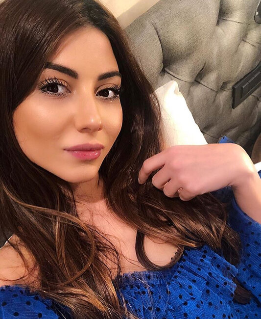 Adı evli kişi ilə hallanan müğənni Aysel Əlizadə xəbərdarlıq etdi