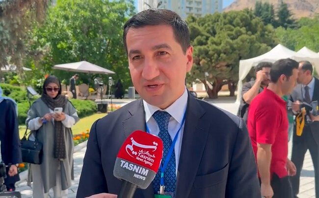 Hikmət Hacıyev: Azərbaycan – İran münasibətləri yeni bir inkişaf mərhələsinə addım atıb