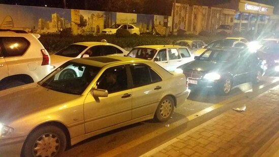 Bakıda iki avtomobil toqquşdu: yaralılar var