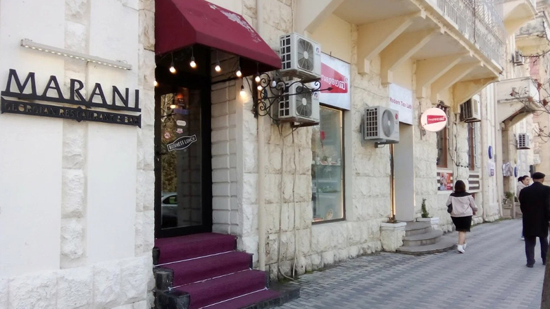 Ucardan Bakıya gəldi, "Marani"nin qapısını sındırdı: Çaxır içdi, restoranda yatdı
