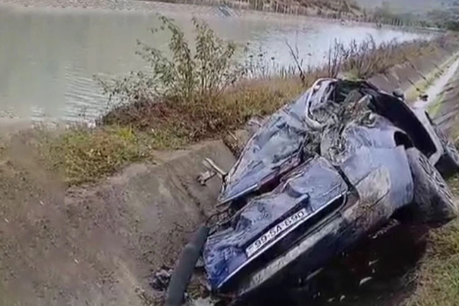 Qusarda avtomobil kanala aşıb, 5 nəfər xəsarət alıb