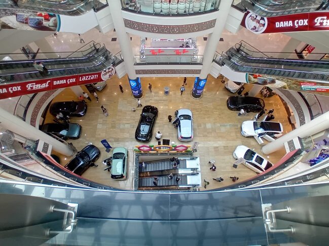 AADA "Yaşıl ölkə" adlı elektrik avtomobillərin sərgisini təşkil etdi