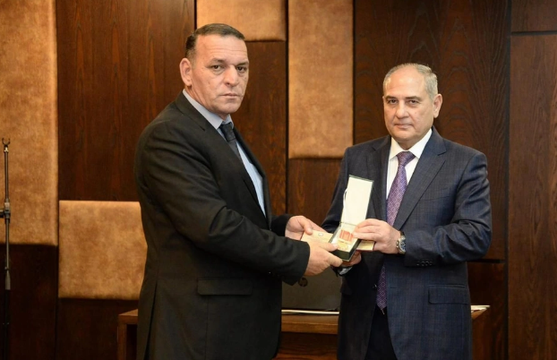 Vəzifəli şəxs qəzada HƏLAK OLDU