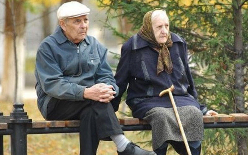 Qadınların pensiya yaşı azaldıla bilərmi? - CAVAB