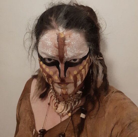 Yolda ölmüş heyvanların əti ilə qidalanan "mağara qadını" hər kəsi təəccübləndirdi - FOTO