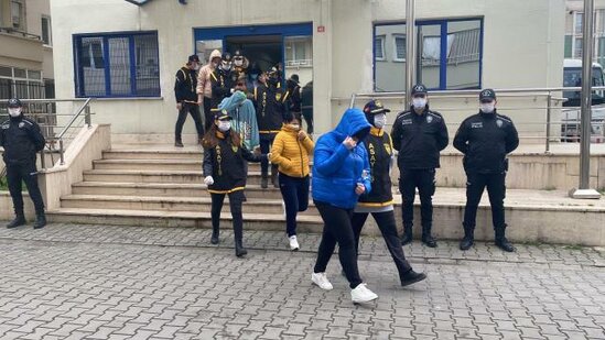 Şagirdlərin avtobusunda əxlaqsızlıq edənlər saxlanıldı - VİDEO - FOTO