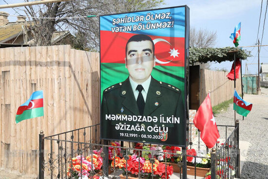 Baş leytenantın şəhid olarkən son sözü: "Görürsən, başıma göydən qırmızı güllər yağır" - FOTO