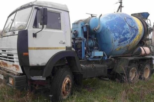 Salyanda yük avtomobili qadını vuraraq öldürdü