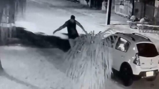 Tanınmış idmançı arvadını maşında əxlaqsızlıq edərkən tutdu - FOTO