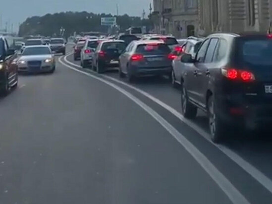 "Tamara" mahnısının sədaları altında "Azneft"də qaydanı belə pozdu - VİDEO