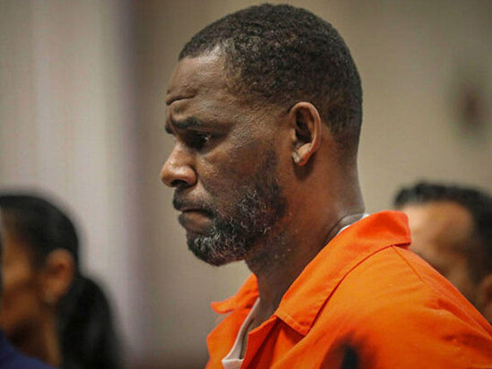 Pedofiliyada ittiham olunan müğənni 25 illik həbs oluna bilər